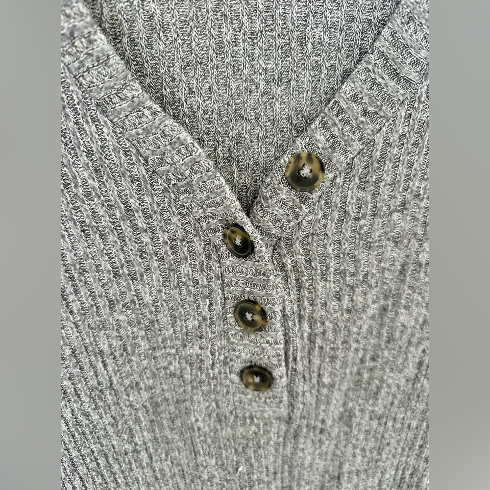 LOFT Ribbed V-Neck - Picture 3 of 6